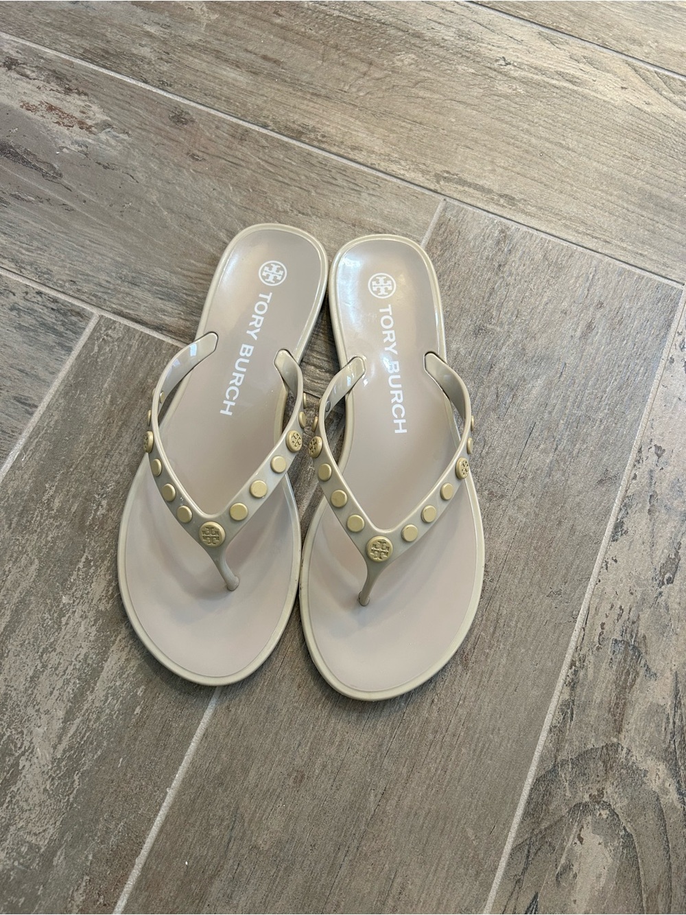 Tory Burch Nude Logo Stud Jellies